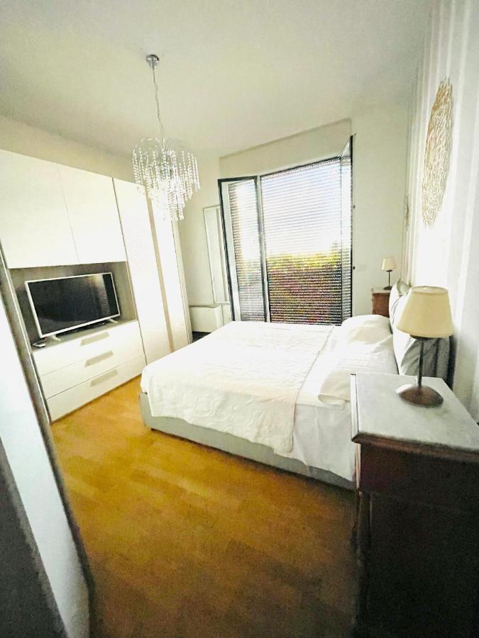 Bologna Holiday Inn Екстер'єр фото